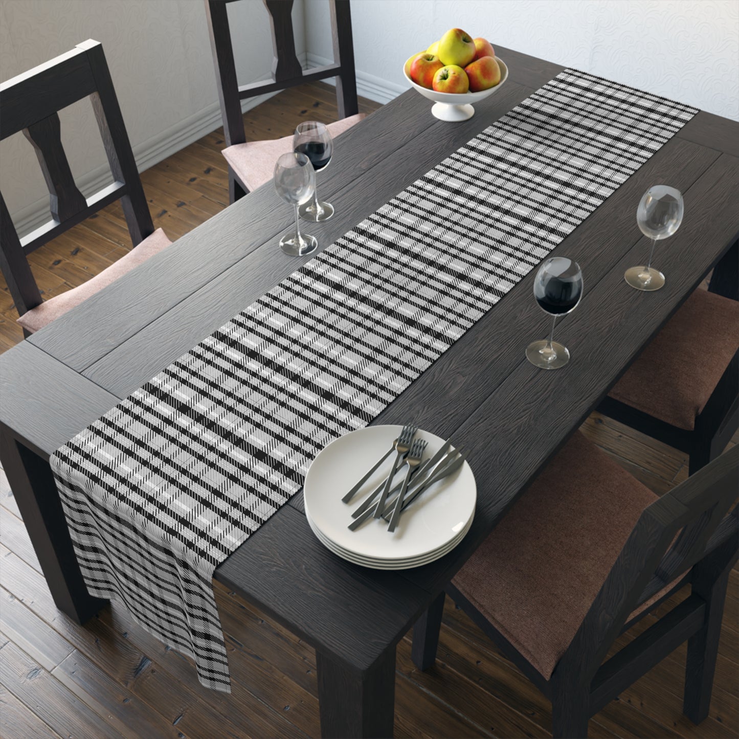 Black and White Table Runner (Cotton, Poly)