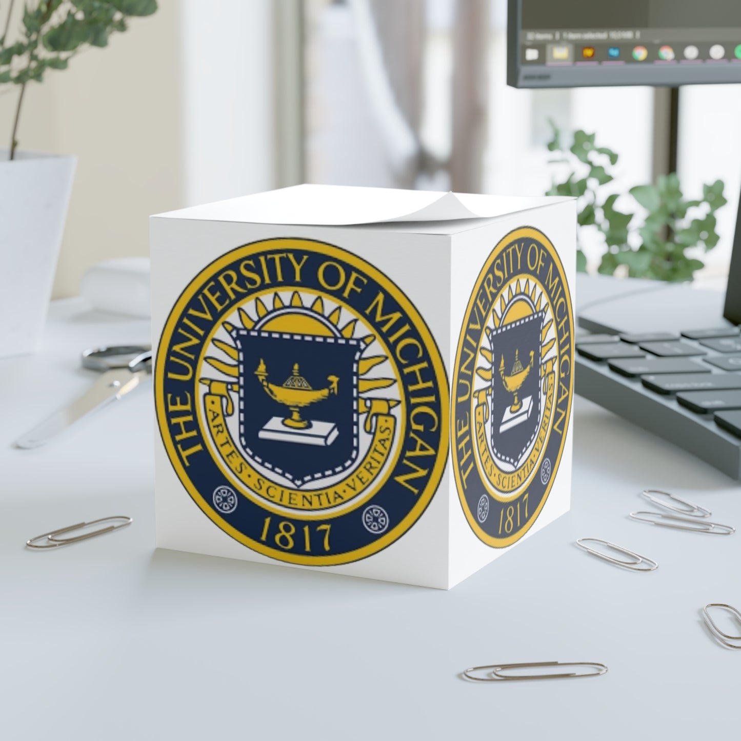 University of Michigan Note Cube